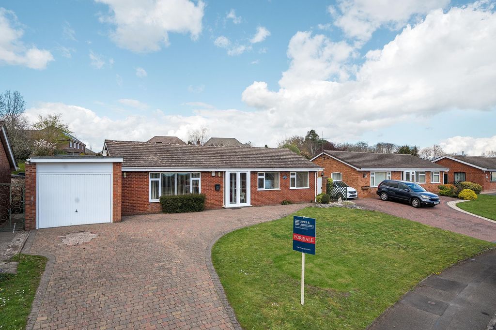 4 bed detached bungalow for saleHolloway Drive, Pershore WR10