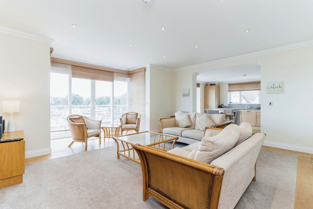 Additional image 7 of 2 bed flat for saleAlta Vista Road, Paignton TQ4