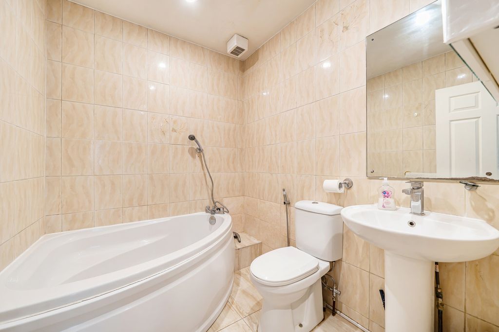 Additional image 8 of 4 bed semi-detached house for saleKingshill Avenue, Northolt UB5