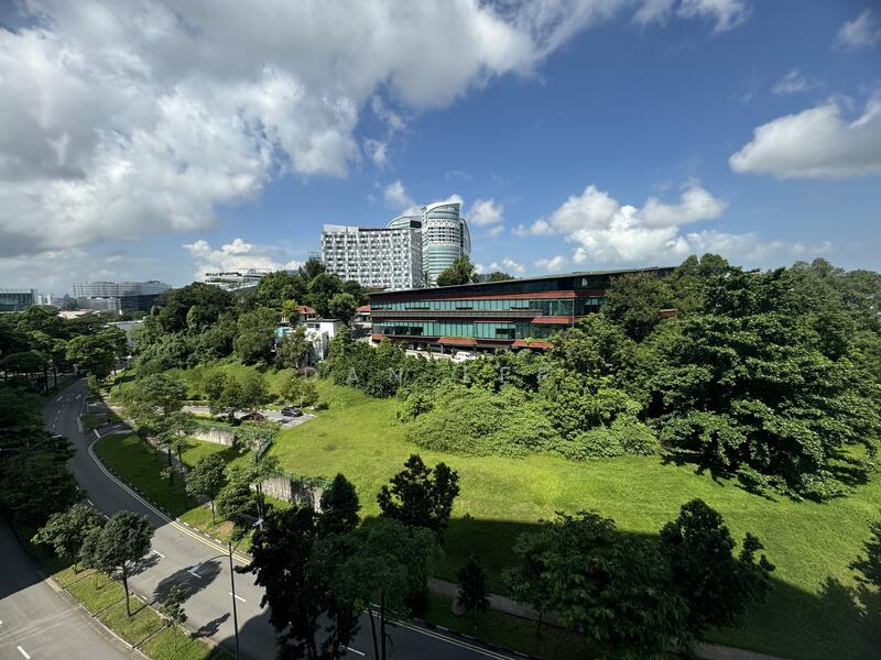 8 Slim Barracks Rise photo 2