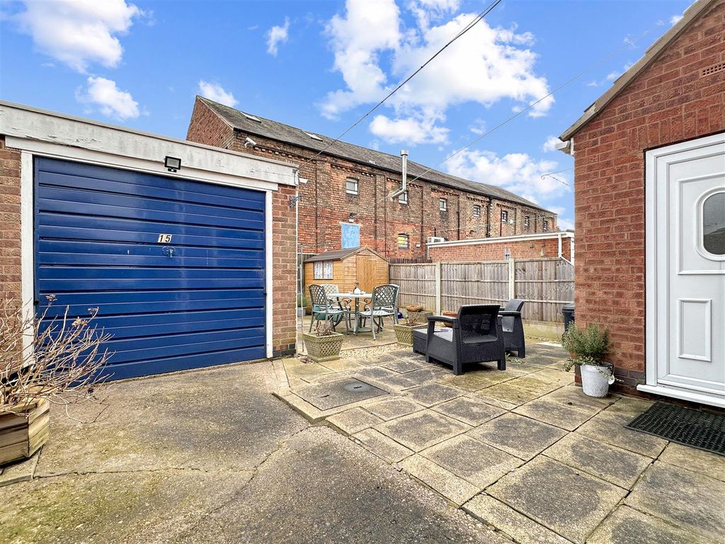 Additional image 3 of 3 bed semi-detached house for saleKingsnorth Close, Newark NG24