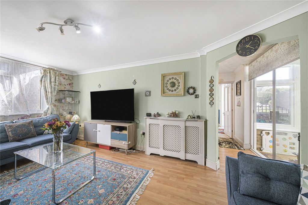 3 bed terraced house for salePitfield, Hartley, Longfield DA3 photo 2