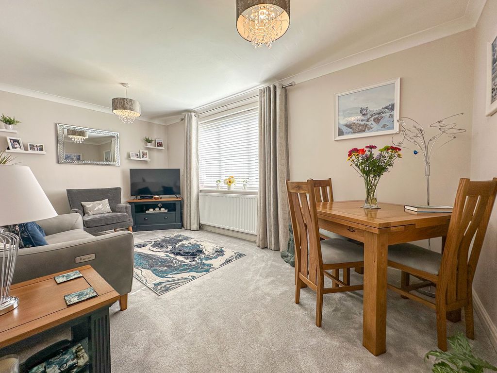 2 bed flat for saleBrimstage Road, Heswall CH60 photo 2