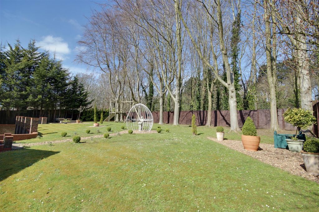 Additional image 4 of 6 bed detached house for saleWoodlands Rise, North Ferriby HU14