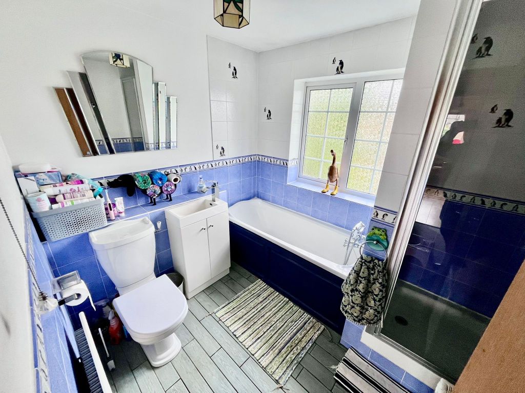 Additional image 21 of 5 bed detached house for saleDulwich Close, Newport Pagnell MK16