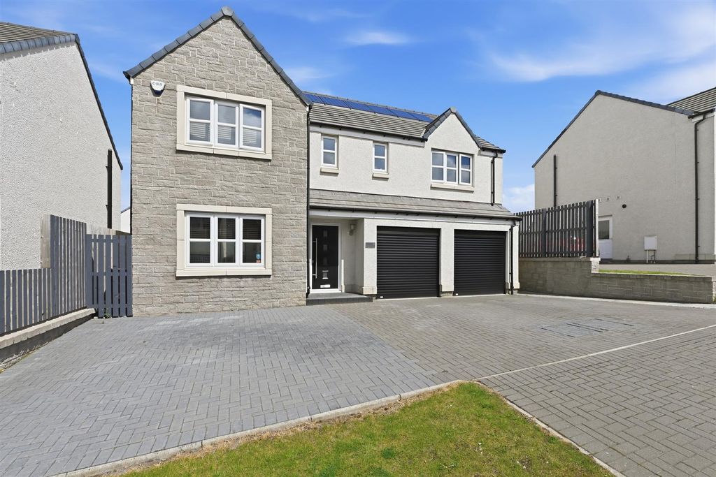 5 bed detached house for saleHedgehog Walk, Edinburgh EH17