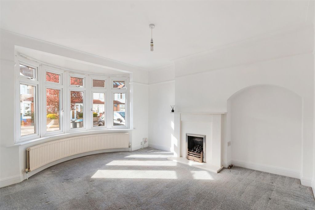 Additional image 2 of 3 bed end terrace house for saleMonkleigh Road, Morden SM4