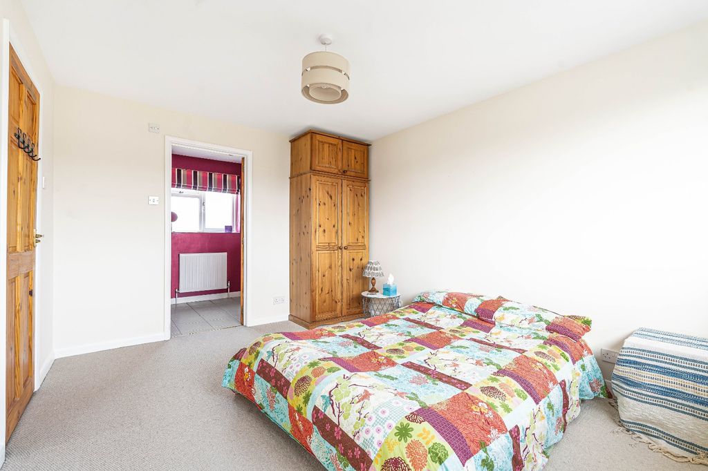 Additional image 10 of 4 bed detached house for saleHambidge Lane, Lechlade, Gloucestershire GL7
