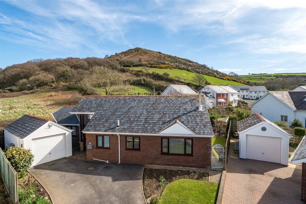 4 bed detached bungalow for saleHeol Isfoel, Llanrhystud SY23