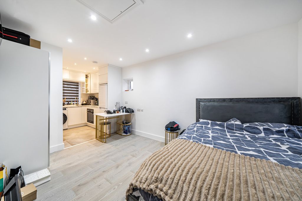 Additional image 16 of 6 bed semi-detached house for saleBriar Crescent, Northolt UB5