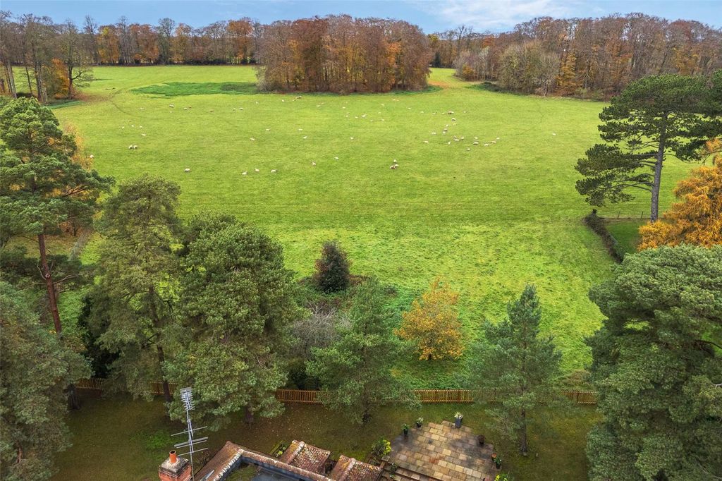 Additional image 17 of 6 bed detached house for saleBeechwood Drive, Marlow, Buckinghamshire SL7