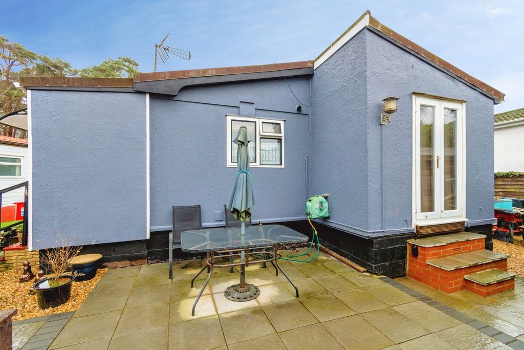Additional image 10 of 1 bed mobile/park home for saleThatched Cottage Park, Southampton Road, Lyndhurst, Hampshire SO43