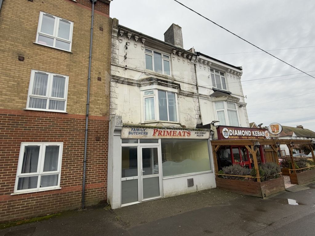 2 bed flat for saleStation Road, New Romney TN28