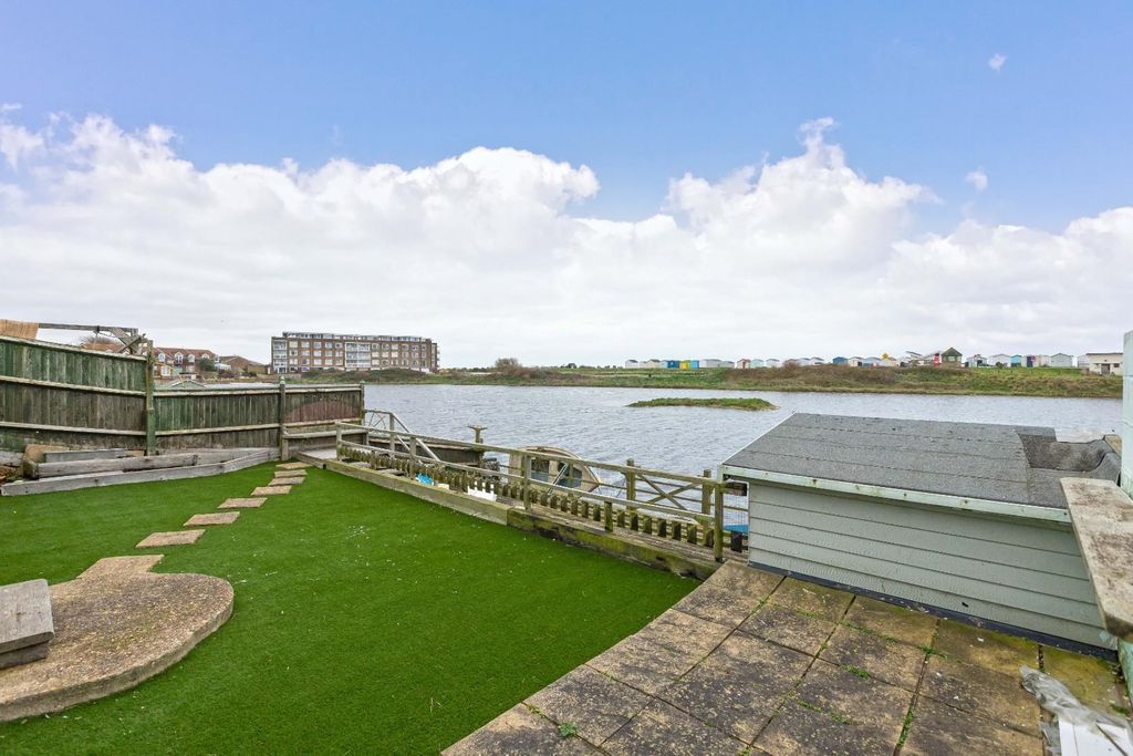 Additional image 17 of 3 bed semi-detached house for saleBrighton Road, Lancing BN15