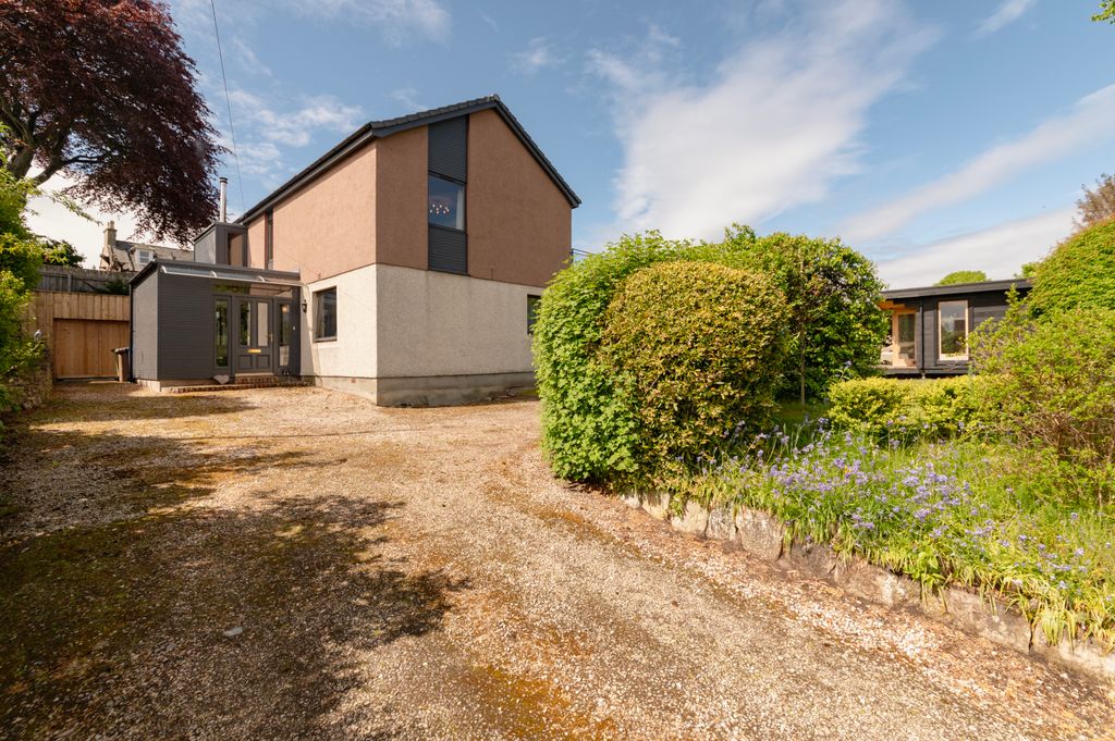 Additional image 2 of 3 bed detached house for saleMarine Road, Nairn IV12