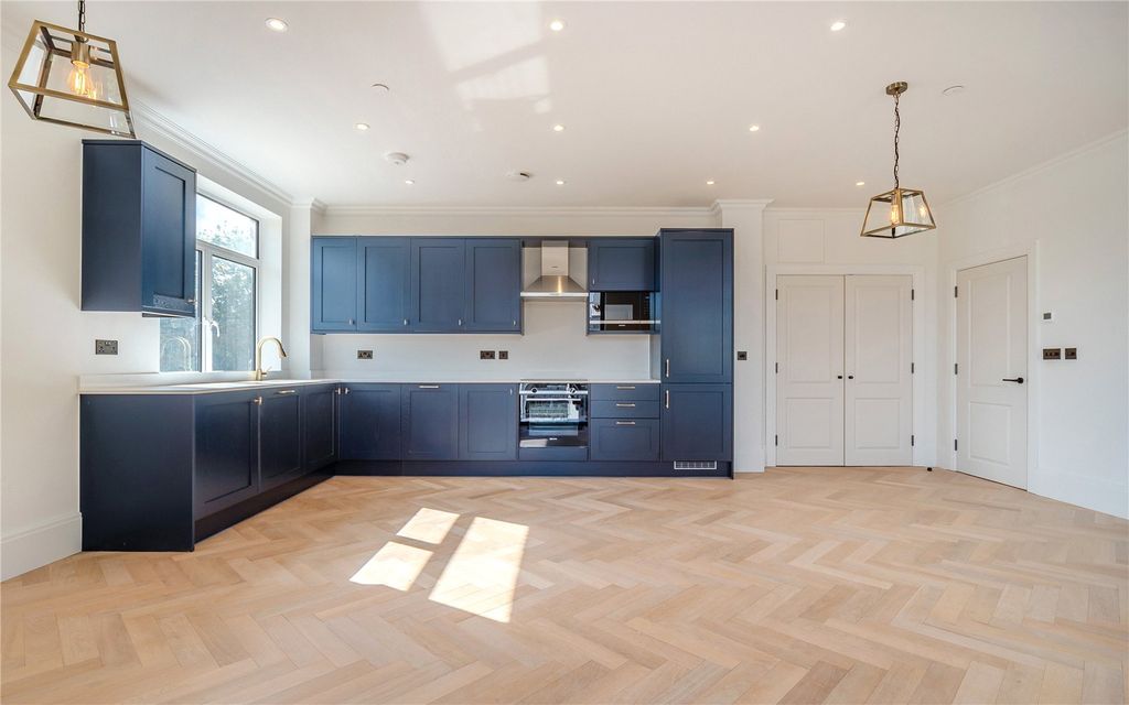 Additional image 3 of 2 bed flat for saleWesthorpe House, Marlow, Buckinghamshire SL7