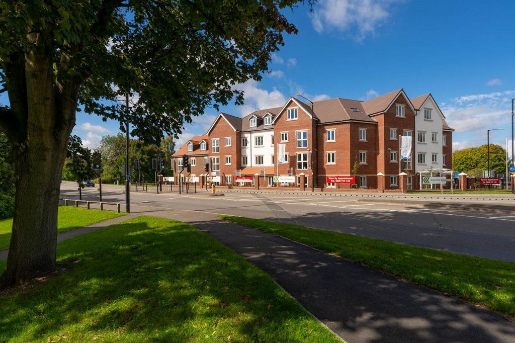 2 bed flat for saleThe Close, Church Street, Nuneaton CV11