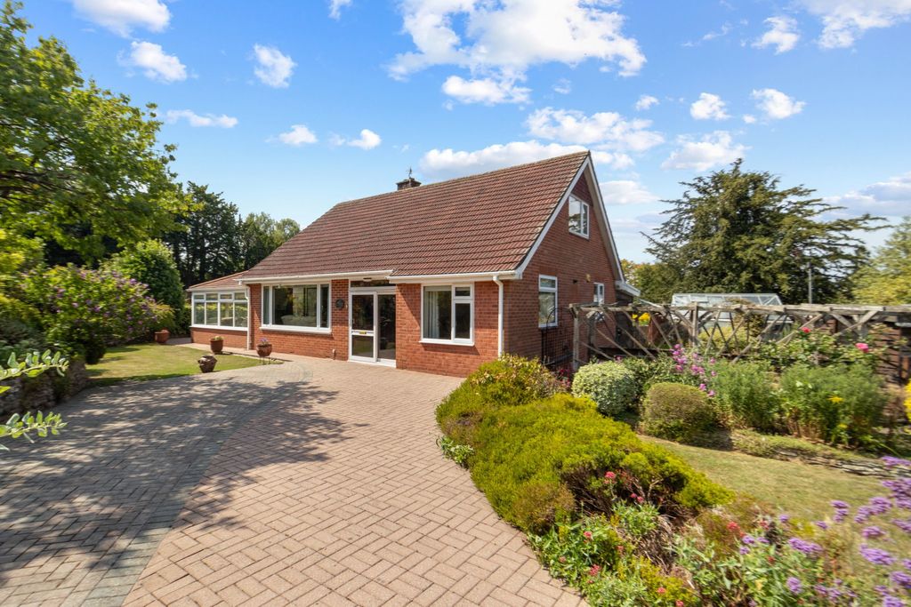3 bed bungalow for saleHorse Lane Orchard, Ledbury HR8