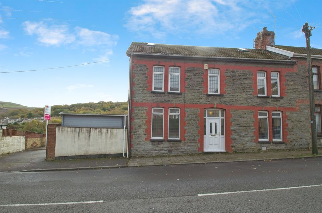 3 bed semi-detached house for saleCemetery Road, Porth CF39