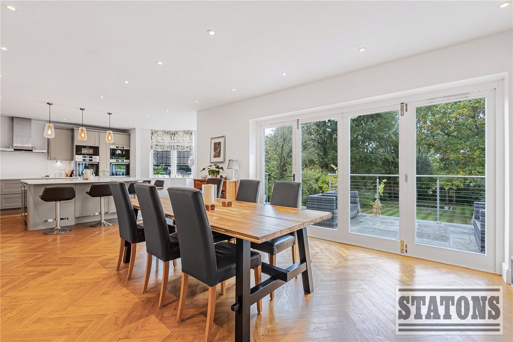 Additional image 9 of 4 bed detached house for saleThe Avenue, Potters Bar, Hertfordshire EN6