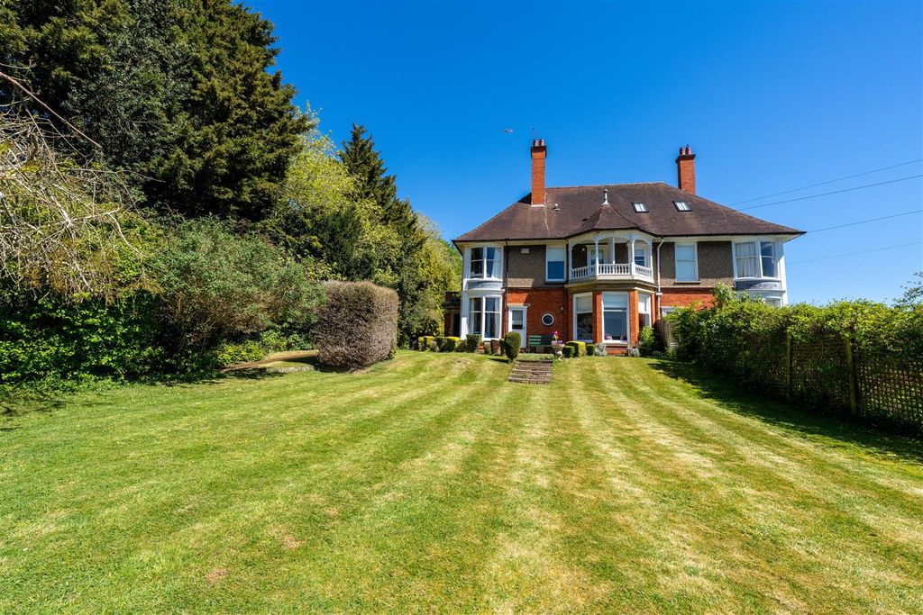 Additional image 30 of 7 bed semi-detached house for saleAbington Park Crescent, Northampton NN3