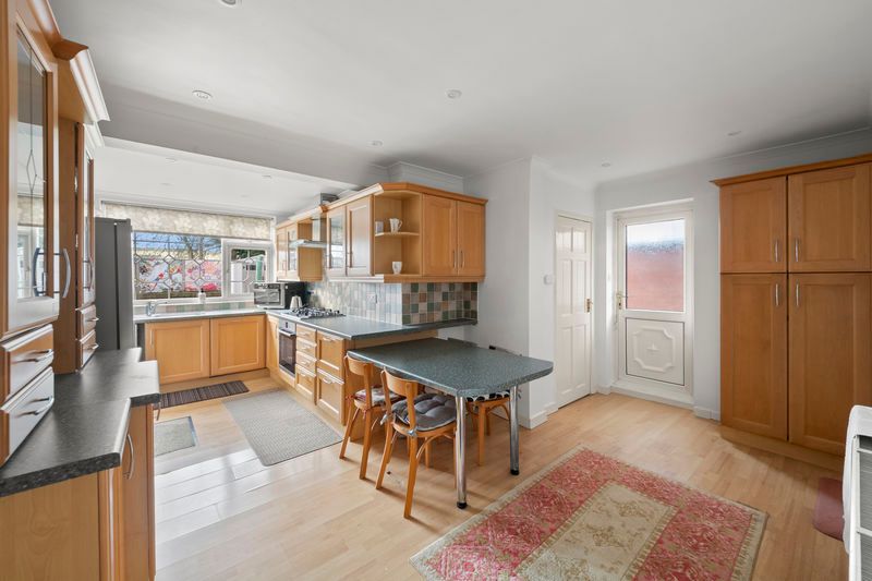 Additional image 4 of 5 bed detached house for saleDoncaster Drive, Northolt UB5