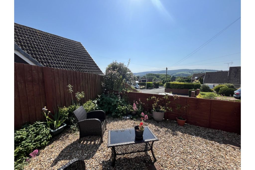 4 bed bungalow for saleFoldgate View, Ludlow SY8 photo 3