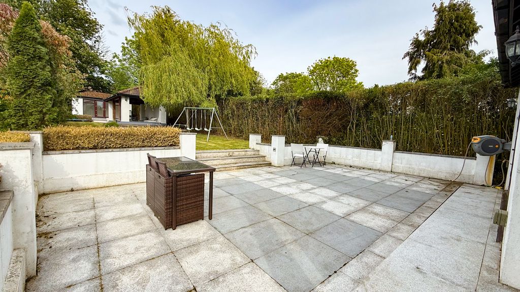 Additional image 8 of 5 bed detached house for saleHeath Drive, Potters Bar, Hertfordshire EN6