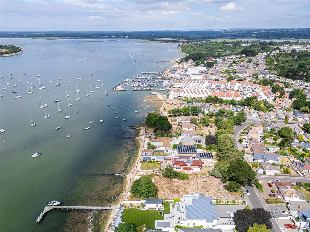 Additional image 15 of 5 bed property for saleBranksea Avenue, Poole BH15