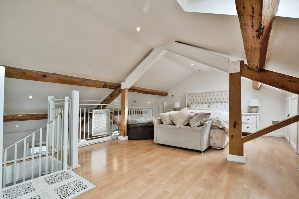 Additional image 10 of 2 bed flat for salePickford Street, Macclesfield SK11