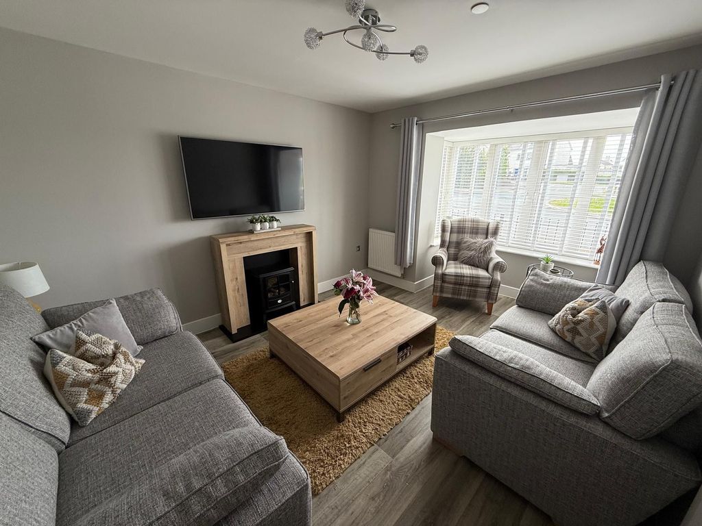 Additional image 2 of 4 bed detached house for saleGlamorgan Green, Llandarcy, Neath, Neath Port Talbot. SA10