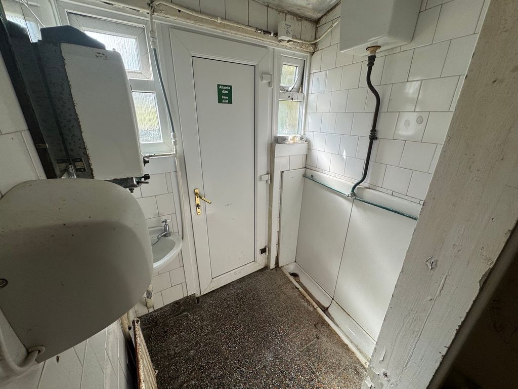 Additional image 6 of 3 bed town house for saleHigh Street, Lampeter SA48