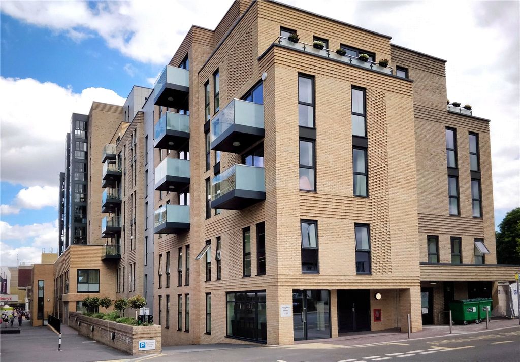 2 bed flat for saleSapphire House, 21 Homefield Rise, Orpington BR6