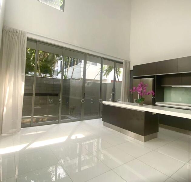 Queen's Road/ King's Road/ Tan Kim Cheng Road/ Bukit Timah