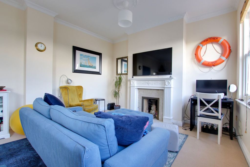 Additional image 5 of 3 bed maisonette for saleGrove Road, Lymington SO41