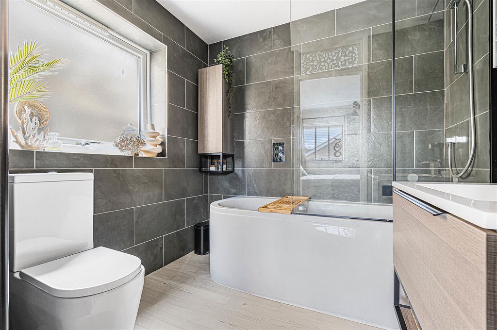 Additional image 19 of 5 bed detached house for saleBeechwood Close, Exning, Newmarket CB8
