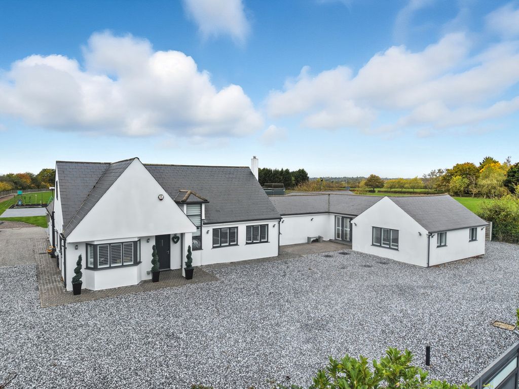 5 bed detached house for saleAshlyns Lane, Ongar CM5