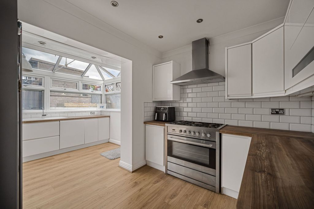 Additional image 11 of 4 bed semi-detached house for saleWhiterock Avenue, Pontypridd CF37