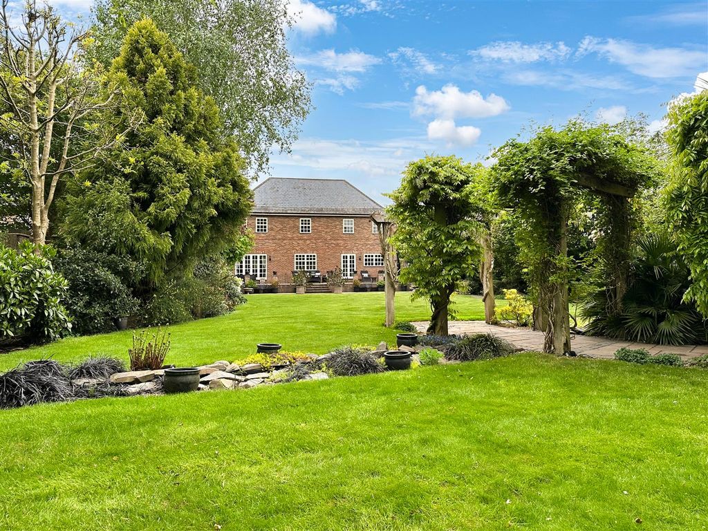 Additional image 2 of 4 bed detached house for saleOld Orchard, Farndon Road, Newark NG24