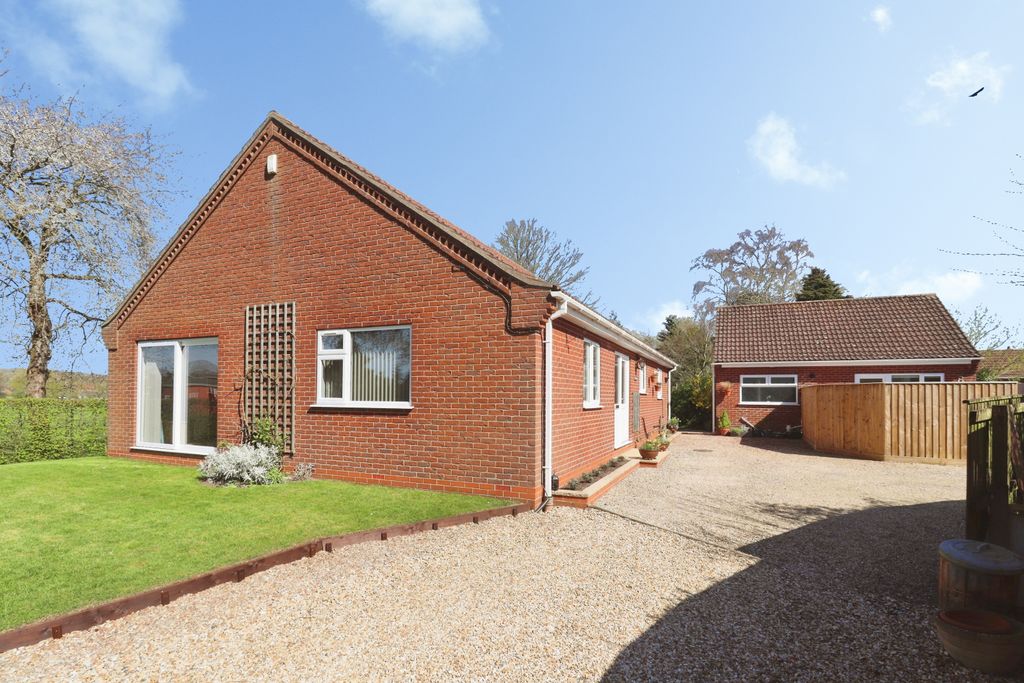 Additional image 37 of 2 bed detached bungalow for saleLegsby Road, Market Rasen LN8