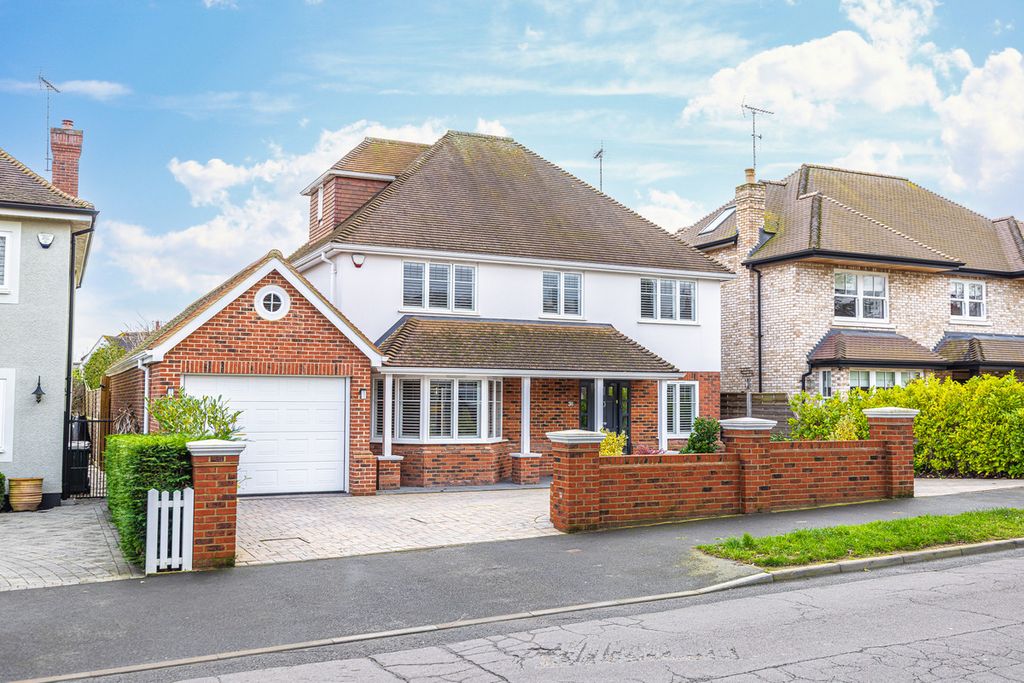 4 bed detached house for saleWoodlands Park, Leigh-On-Sea SS9