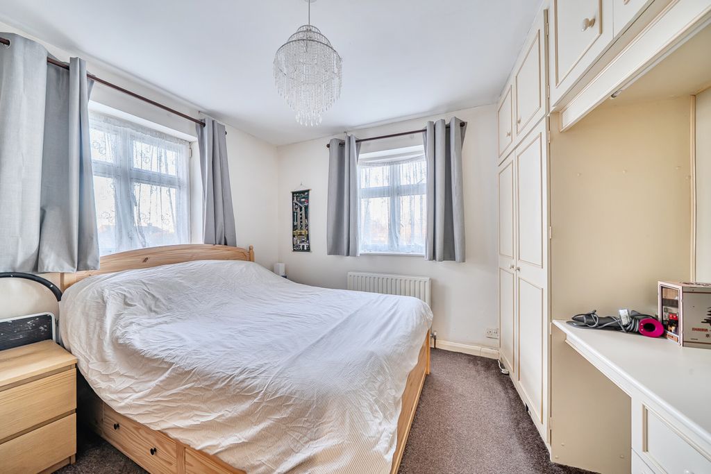Additional image 9 of 4 bed semi-detached house for saleKingshill Avenue, Northolt UB5
