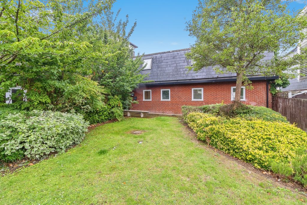 Additional image 9 of 2 bed flat for saleAddenbrookes Road, Newport Pagnell MK16