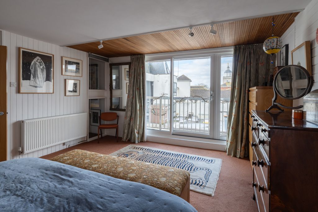 Additional image 21 of 4 bed end terrace house for saleJack House, Portsmouth, Hampshire PO1