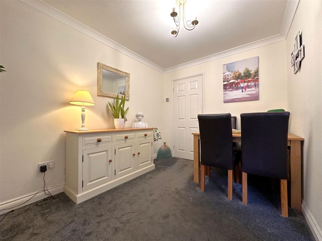 Additional image 4 of 3 bed semi-detached house for saleKingsnorth Close, Newark NG24