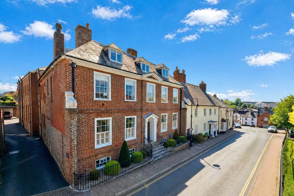 2 bed flat for salePaternoster Row, Ottery St. Mary, Devon EX11