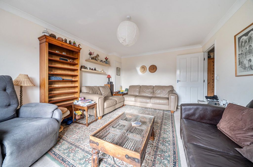 Additional image 12 of 2 bed flat for saleThurlow Grange, Newbury, Berkshire RG14
