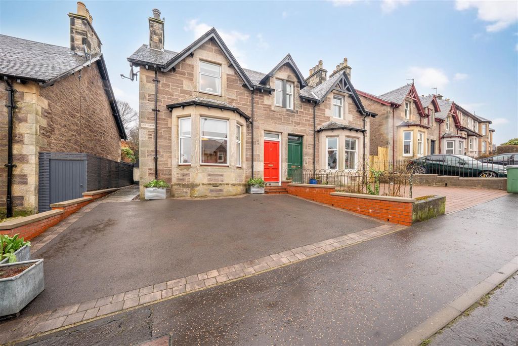 3 bed property for saleWilson Street, Perth PH2