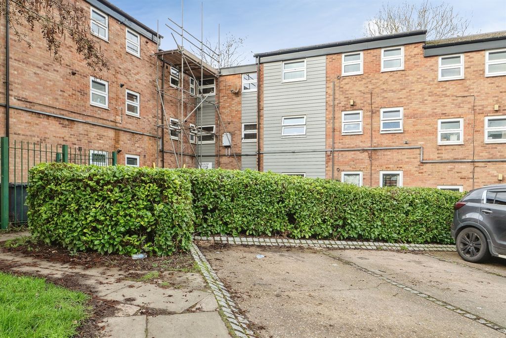 1 bed flat for saleScalpay Close, Leicester LE4 photo 5