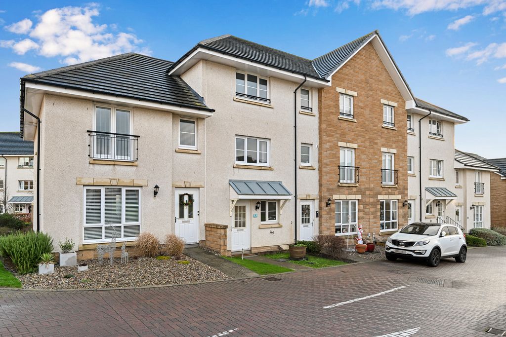 Additional image 2 of 4 bed terraced house for sale2 South Chesters Place, Bonnyrigg EH19